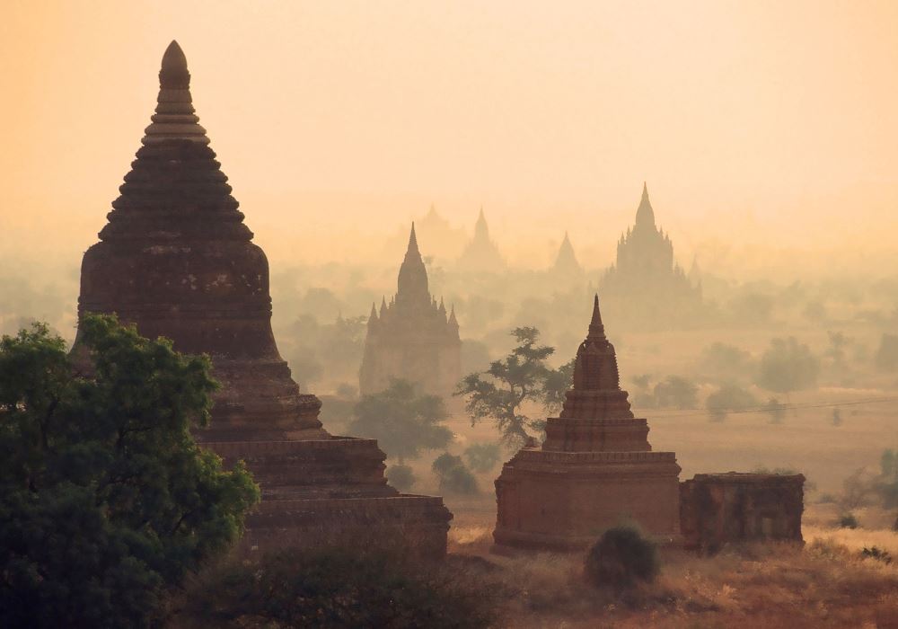 BAGAN à  MANDALAY à BAGAN