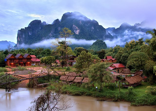 LUANG PRABANG – VANG VIENG – VIENTIANE