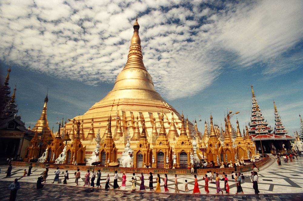 Thousand Smiles of Myanmar 