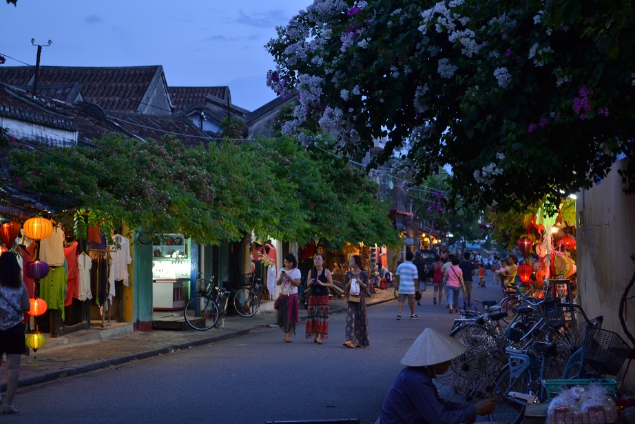 Bonjour Hoi An – Xin Chao Hoi An